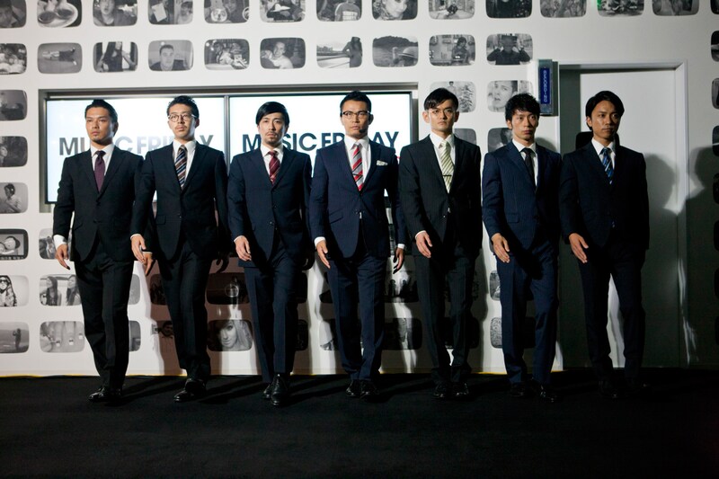 WORLD ORDER「MUSIC FRIDAY on Google+ | YouTube」出演時のライブの様子。