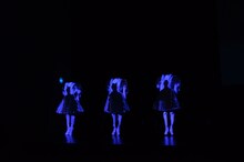 「Perfume WORLD TOUR 2nd intro」コーナーで「Spending all my time extended mix」が流れている最中の様子。