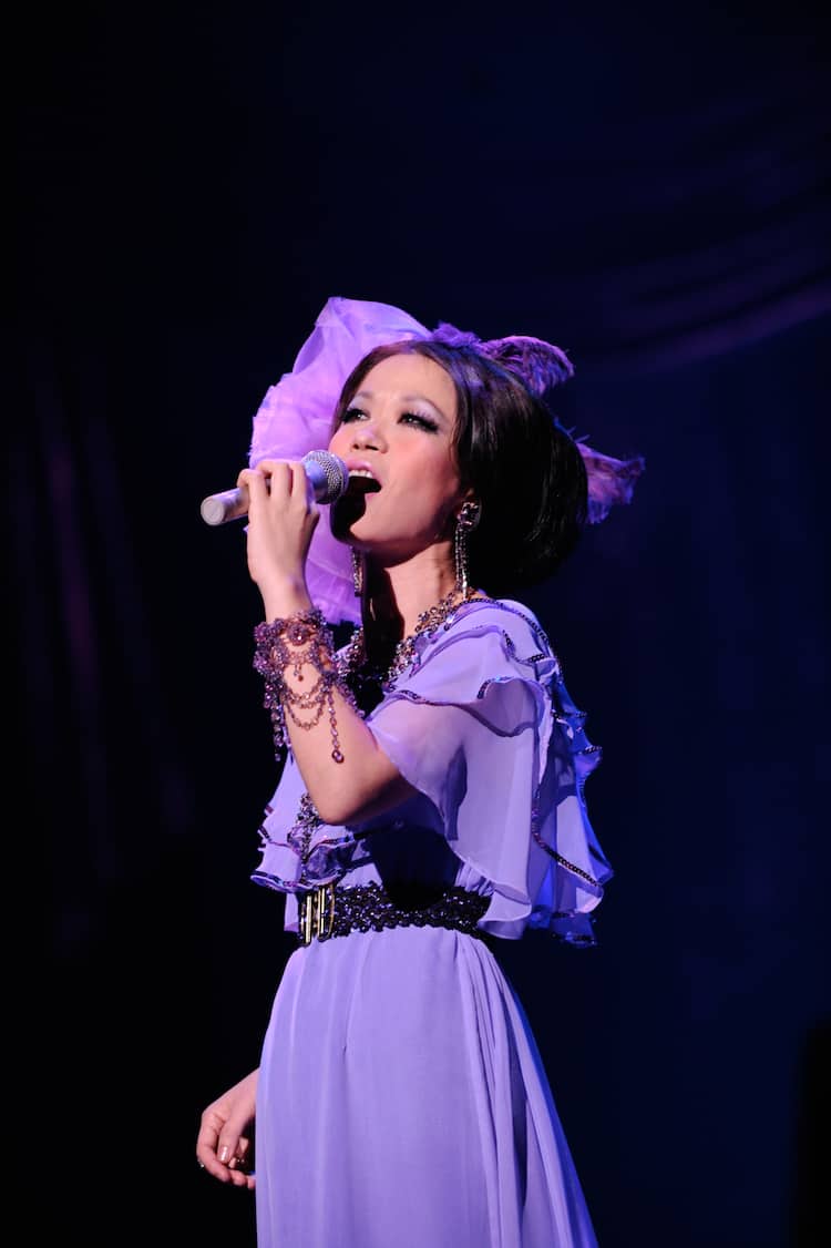 渚ようこ、伝説のコマ劇「新宿ゲバゲバリサイタル」映像化 - 音楽ナタリー