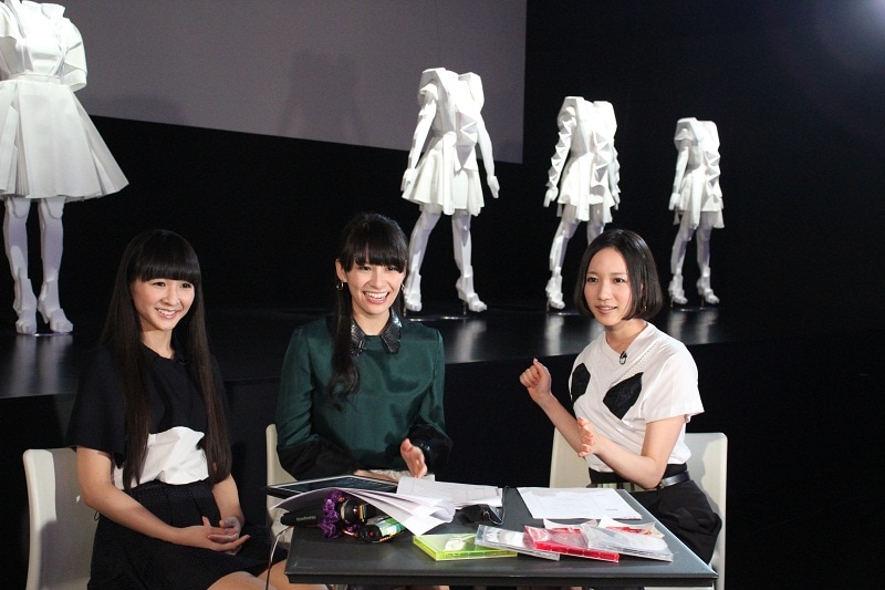 「Pa! と楽しく遊ぼうライブ! Vol.5」配信中のPerfume。