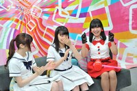 左から松村沙友理、中田花奈、町あかり。