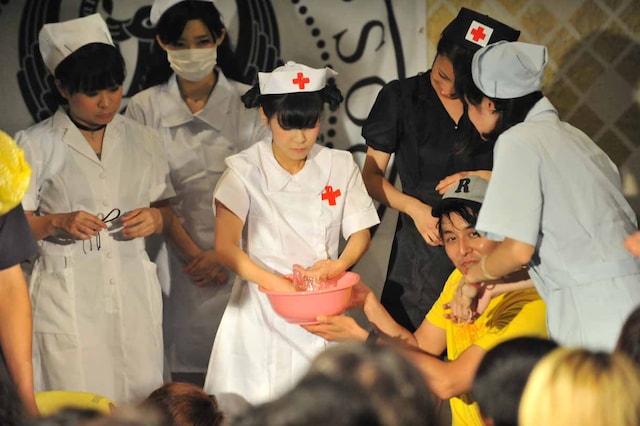 ローションを溶くテンテンコ。