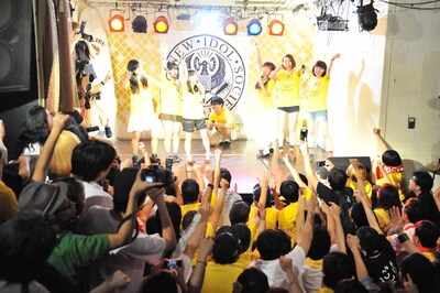 「1、2、SEX!」の掛け声でイベントを締める。