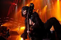 HYDE（Vo, G）（撮影：田中和子）