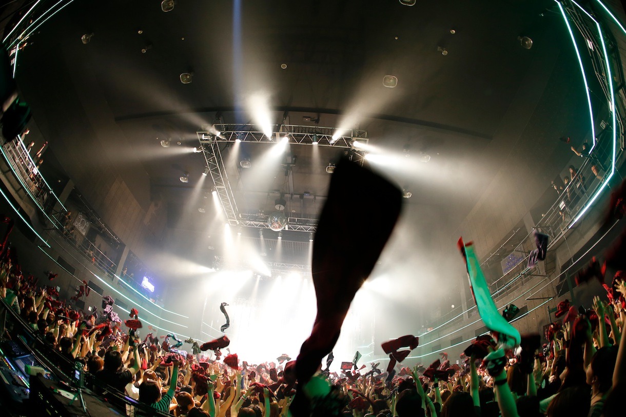 VAMPS「VAMPS LIVE 2013」9月18日のZepp Tokyo公演の様子。（撮影：田中和子）