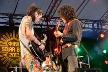 MIYAVIと佐藤タイジのセッション。