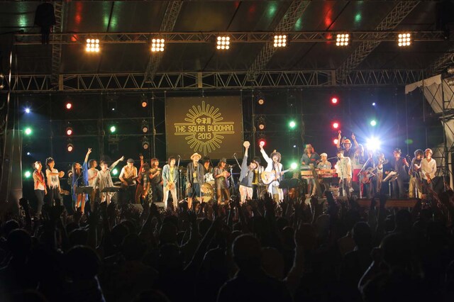「中津川 THE SOLAR BUDOKAN 2013」フィナーレの様子。