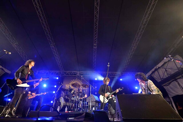 ZIGZOと佐藤タイジ。