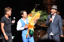 左からヒロミ、藤井フミヤ、木梨憲武。（撮影：三浦憲冶）