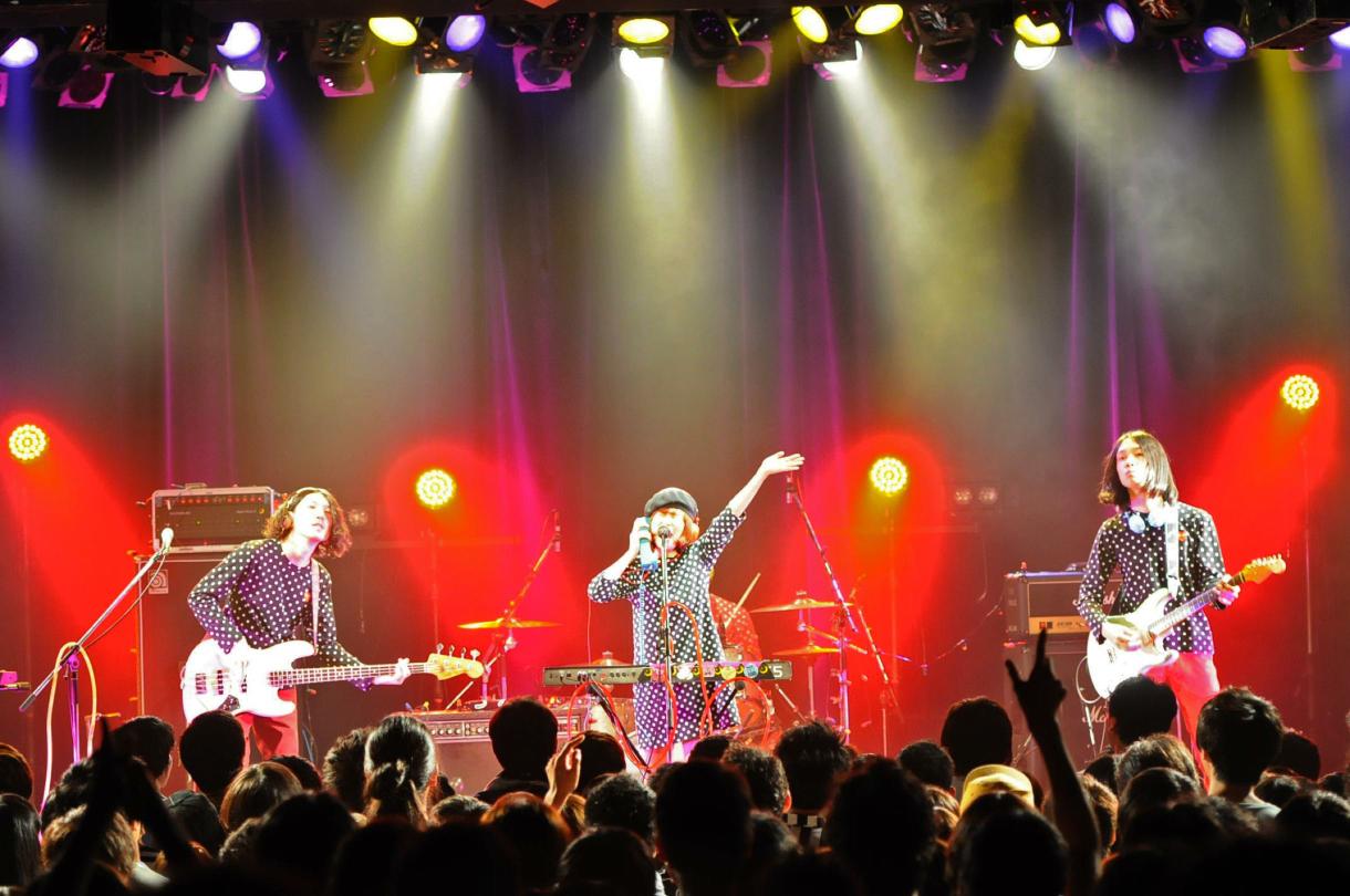 「ふくろうずの内弁慶ツアー～パピプペピンポイントNo.1 ver～」LIQUIDROOM ebisu公演の様子。