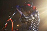 内田万里（Vo, Key）