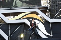 e-ZUKAこと飯塚昌明（GRANRODEO）