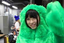 森に扮して楽しそうな大黒柚姫。