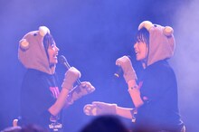 アンコールでまきの誕生日に関するトークを繰り広げる、くりかまき。