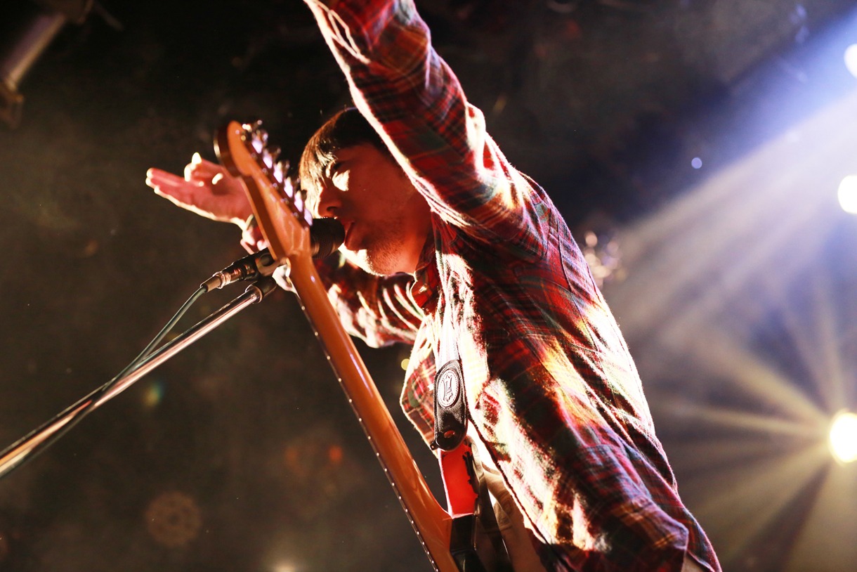 安部コウセイ（Vo, G）（Photo by Viola Kam -V'z Twinkle Photography-）
