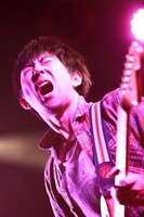 安部コウセイ（Vo, G）（Photo by Viola Kam -V'z Twinkle Photography-）