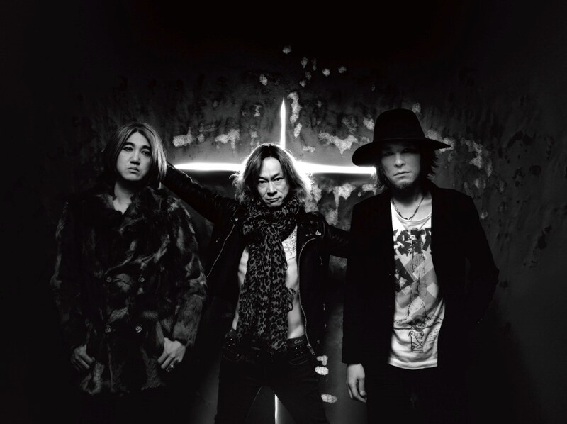 THE GOLDEN WET FINGERS