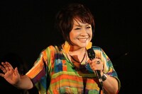 渡辺真知子 「35th Anniversary 'Amor & Smile' Tour」神奈川・横須賀Younger Than Yesterday公演の様子。