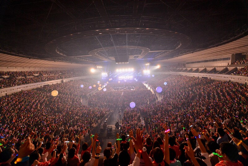 BUMP OF CHICKEN「BUMP OF CHICKEN 2013 TOUR "WILLPOLIS"」神奈川・横浜アリーナ公演の様子。（撮影：古渓一道）