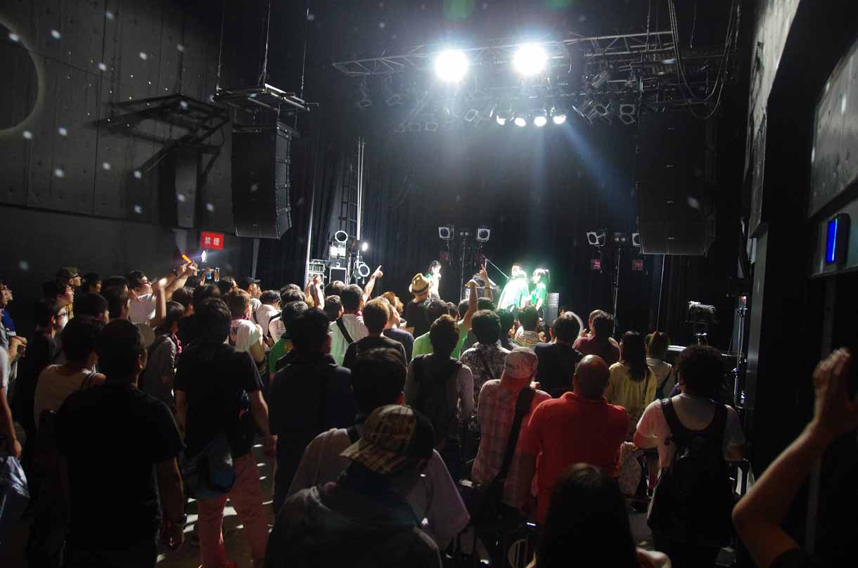大阪・Abeno ROCKTOWNでのアフターパーティの様子。