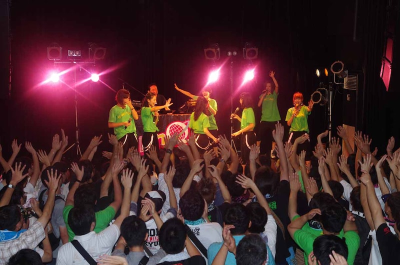 大阪・Abeno ROCKTOWNでのアフターパーティの様子。