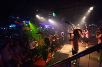 福岡・T-GENERATIONでの「LinQ Lady Super Live Tour 2013」の様子。