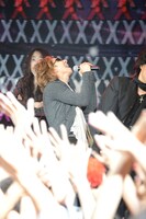 絶叫するYOSHIKI。