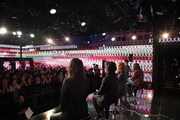 「X」の弾幕で埋め尽くされたスクリーン。