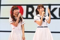 斉藤優里、深川麻衣（左から）