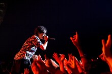 スガシカオ「SUGA SHIKAO LIVE TOUR『やるしかねーだろ!? 2013』」東京公演の様子。（撮影：新家敏之）