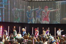 超特急「ウルトラ超特急2013年秋 二大決戦！ ウルトラ超特急 VS 8号車」の様子。