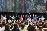 超特急「ウルトラ超特急2013年秋 二大決戦！ ウルトラ超特急 VS 8号車」の様子。