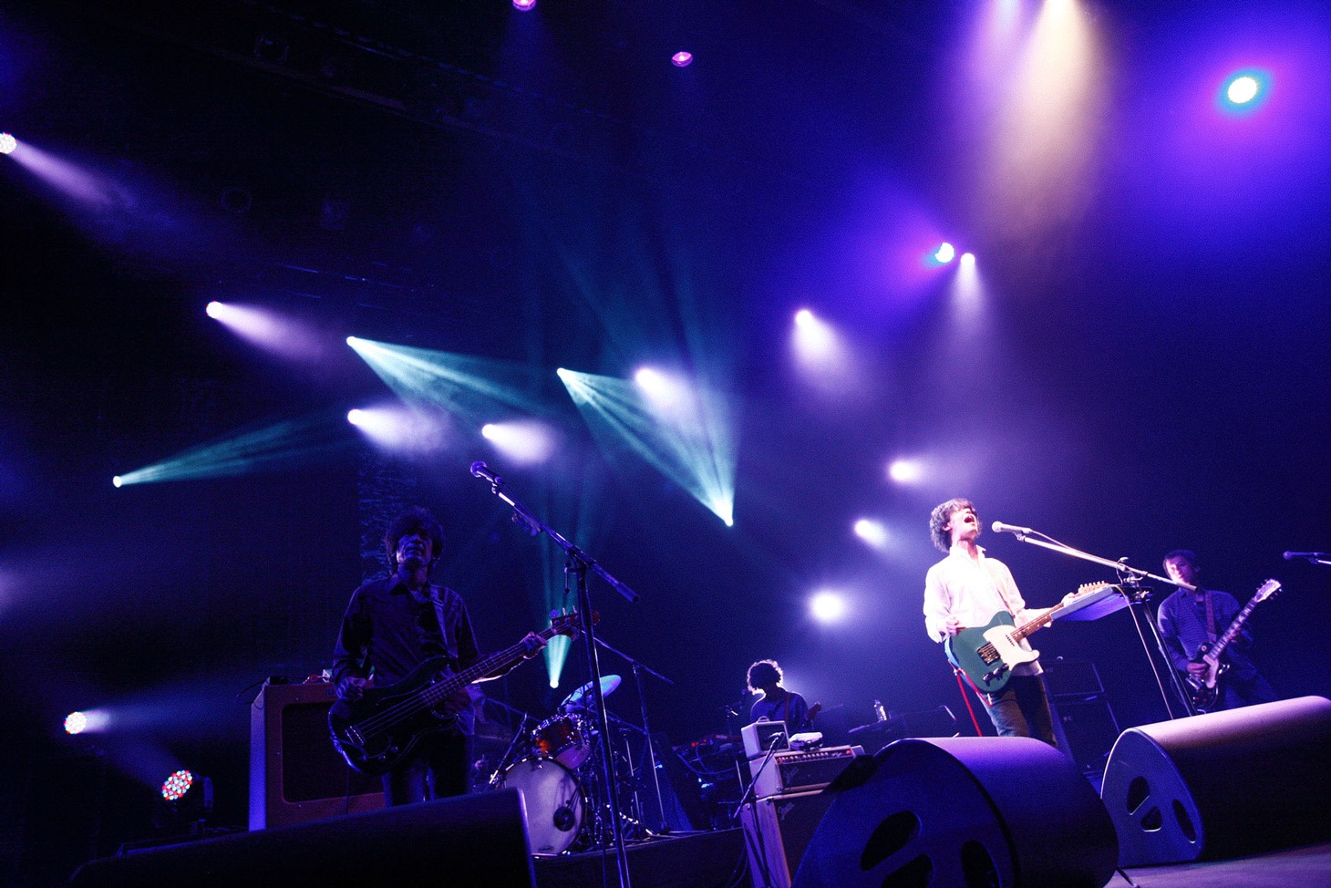 GRAPEVINE「LIVE IN TOKYO」東京・渋谷公会堂公演の様子。