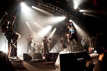 「KEMURI TOUR 2013 “ALL FOR THIS!”」東京・新木場STUDIO COAST公演の様子（Photo by Terumi Fukano）。