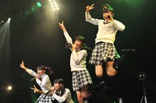 左から山出愛子、田口華、菊地最愛、佐藤日向。