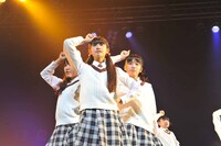 左から杉崎寧々、田口華、飯田來麗。