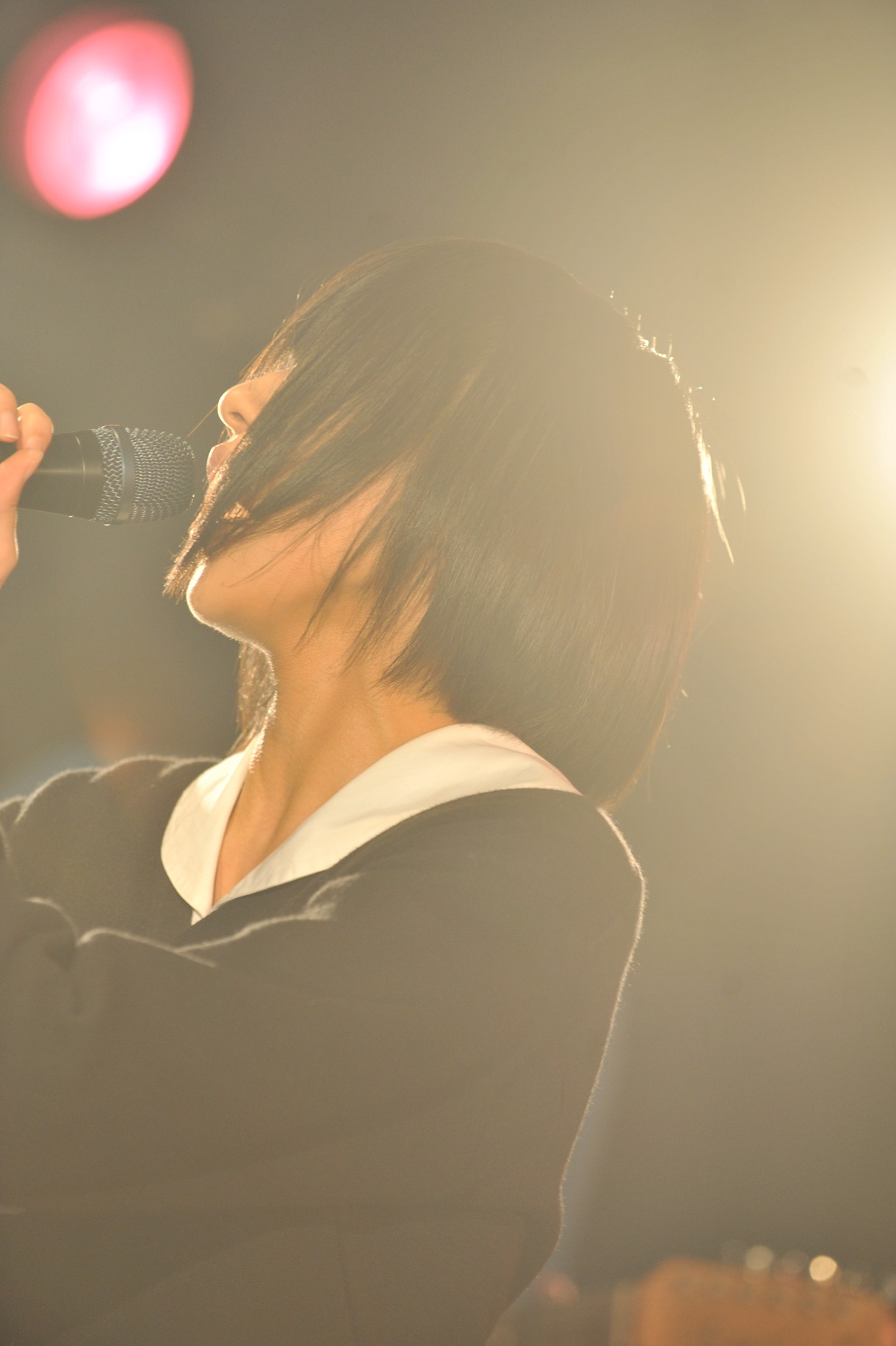 転校生ワンマンライブ「登校拒否」の様子。