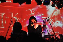 転校生ワンマンライブ「登校拒否」の様子。