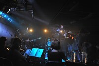 転校生ワンマンライブ「登校拒否」の様子。