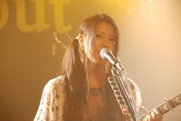 「Suzu 2013 LIVE step by step～The first step～」の様子。