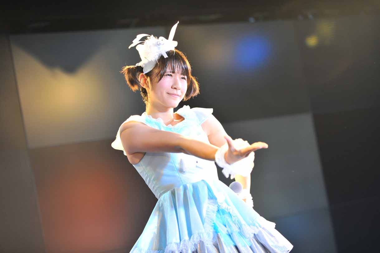 都築かな