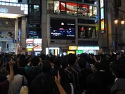 大阪での「朝までハロウィン」PV公開の様子。