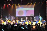 キッズダンサーと「超耕21ガッター」のメンバーを交えた「ガッター！ガッター！ガッター！」