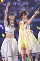 左から齋藤飛鳥、橋本奈々未。