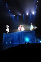 乃木坂46「真夏の全国ツアー2013 FINAL!」公演の様子。