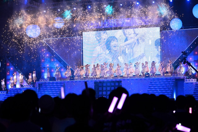 乃木坂46「真夏の全国ツアー2013 FINAL!」公演の様子。