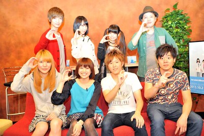 CHEESE CAKEと佐香智久、藍井エイル、春奈るな、司会進行の星野。