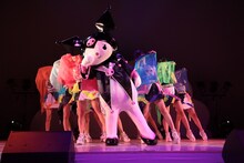 サンリオピューロランドでのiDOL StreetのイベントでのCheeky Parade。