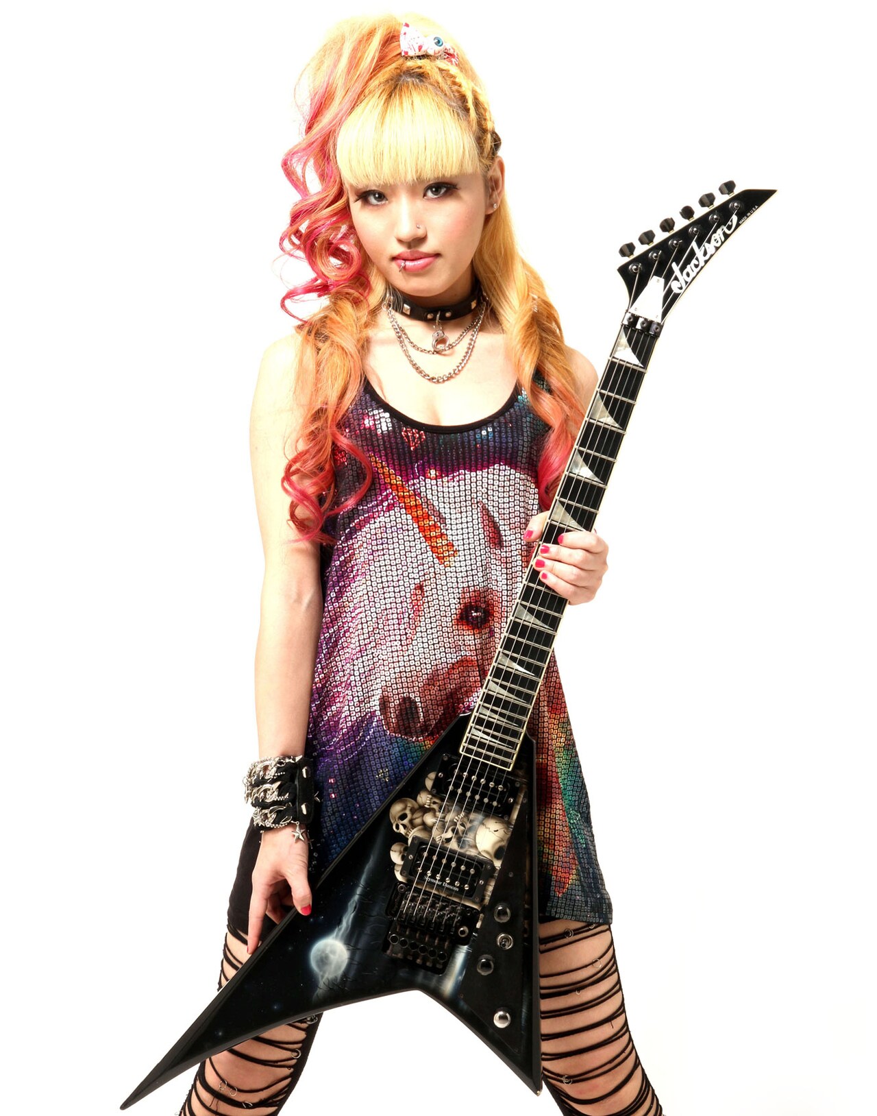 Rie a.k.a Suzaku - exist†trace、快進のICHIGEKIが“野党”バンド