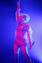 BENI「BENI LIVE TOUR 2013“Red”」の様子。